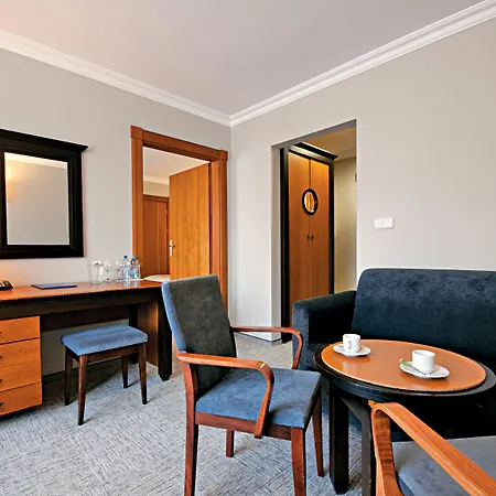 Leba Hotel & Spa-3